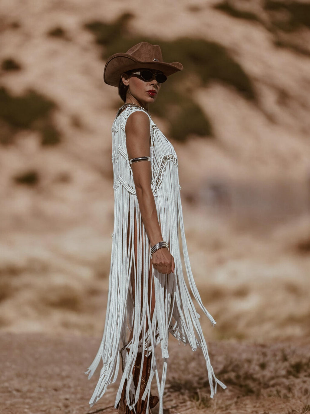White Fringe Macrame Vest, Cowgirl Bridal Fringe Jacket, Western Fringe Vest, Country Girl Cowgirl Vest, Barn Wedding Bridal Outfit